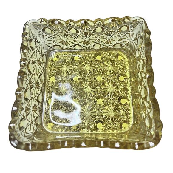 L.E. Smith Amber Daisy & Button Square Glass Bowl 4" Candy Nut Dish Vintage - Picture 2 of 6
